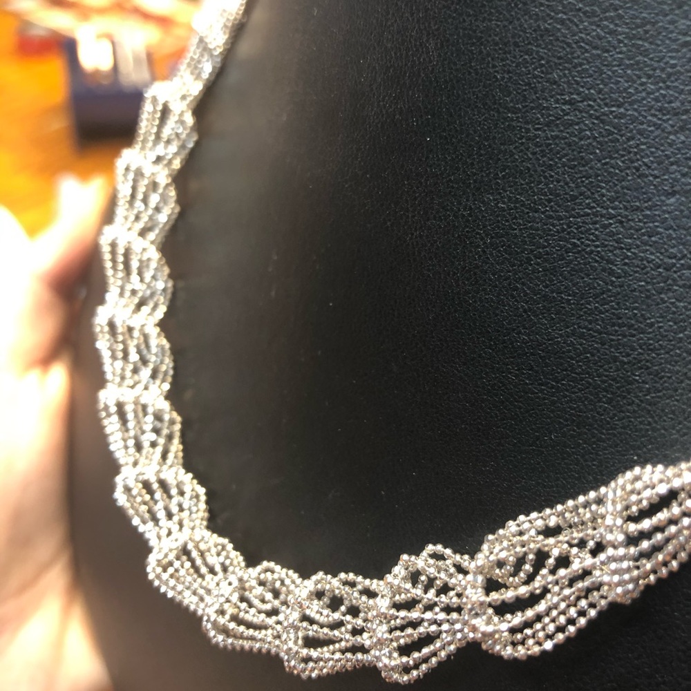 Beautiful and fluid stunner in silver